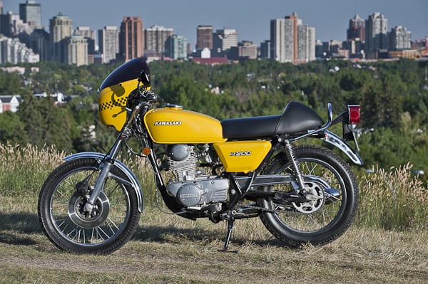 Kawasaki KZ200 Café Racer: Not Your Average Tea and Crumpet Machine