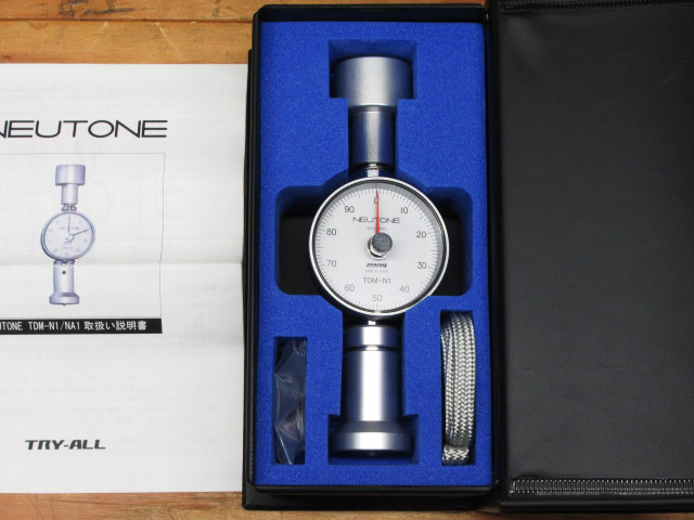 筋硬度計 NEUTONE TDM-NA1(DX) 付属品つき アラーム機能あり : 測定器専門