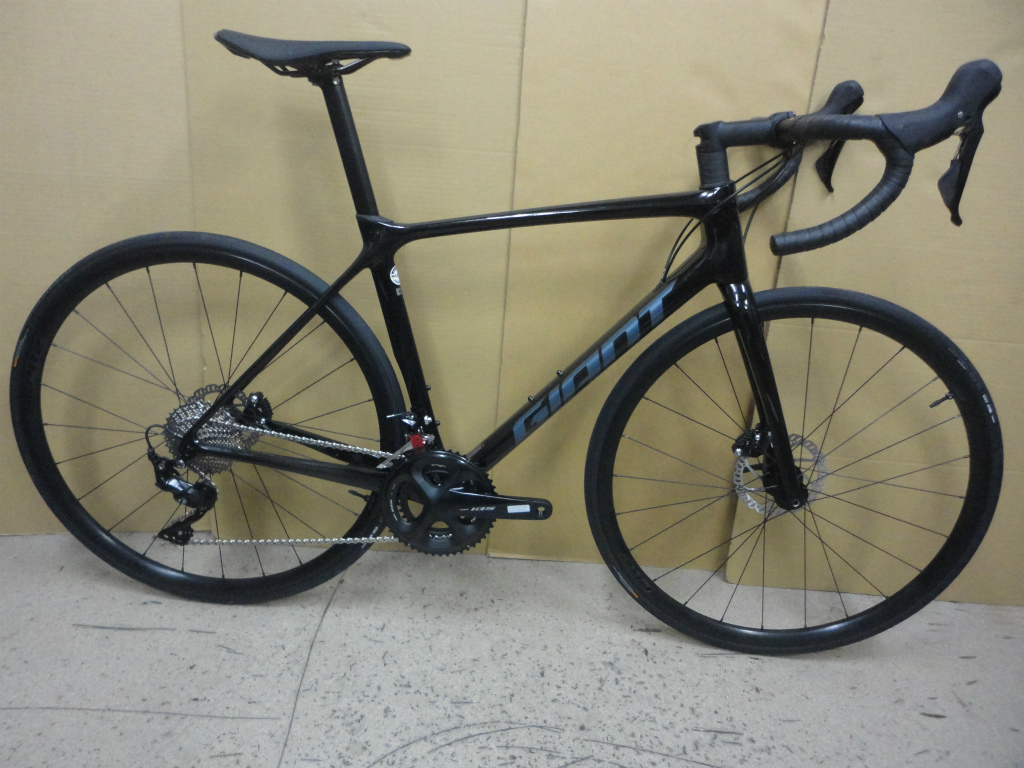 GIANT 2022 TCR ADVANCED 2 DISC KOM 入荷。2月値上がり確定。今が購入