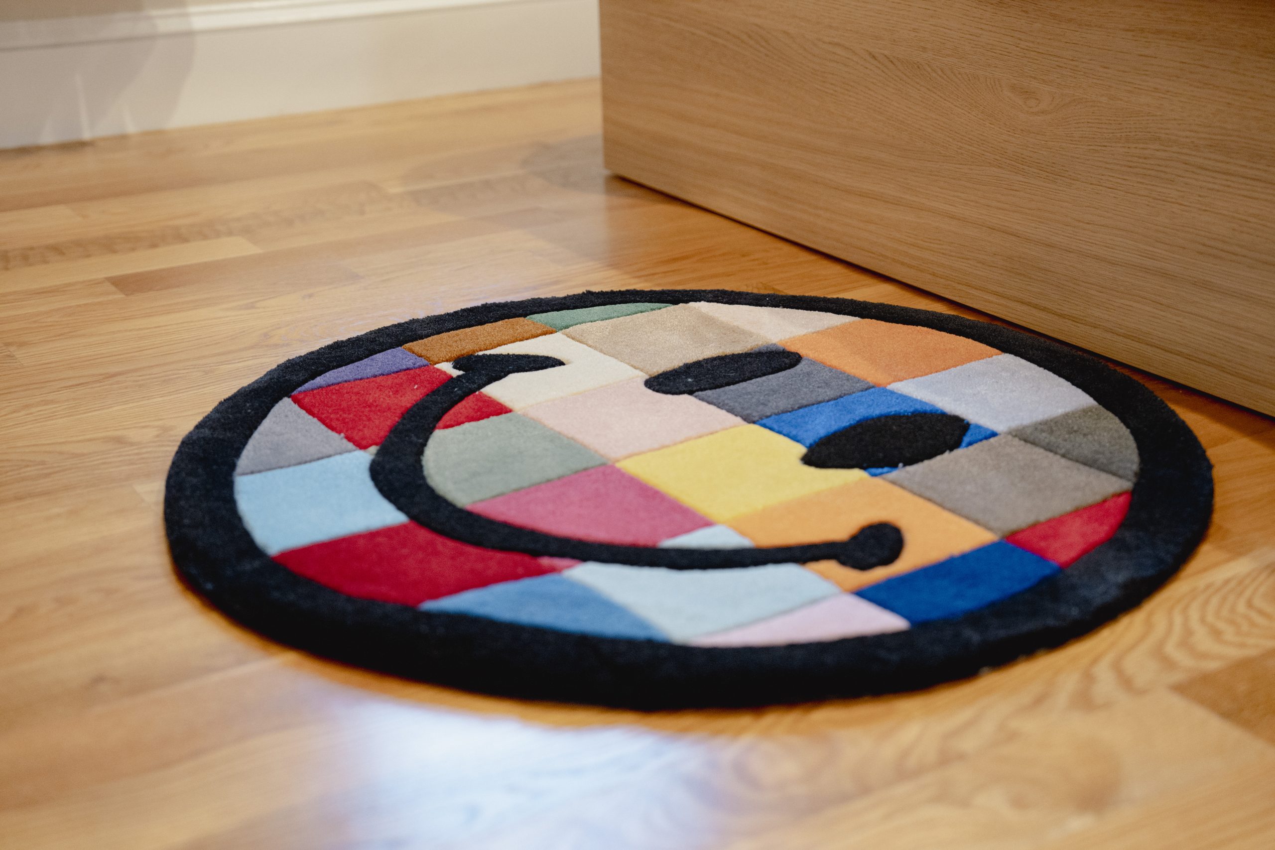 Color Smiley Face 31.5″ x 31.5″ - Tutuland Studio