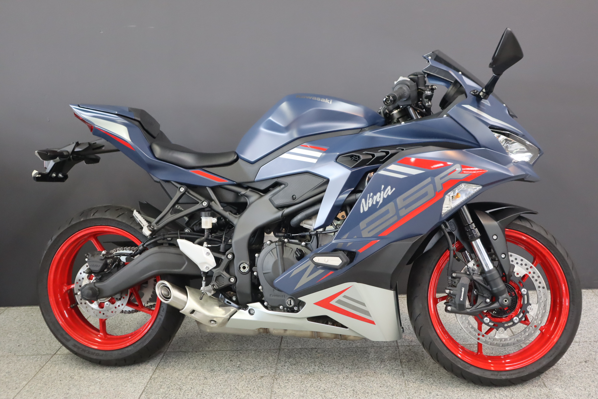 新車入荷情報！kawsaki・ZX-25R！マットブルー・Rエディション！ユー