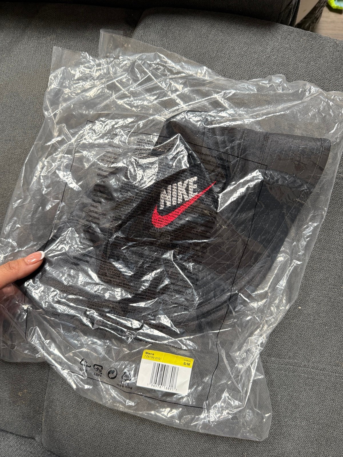 Supreme x Nike Dazzle Crusher Bucket Hat Black s/m - www