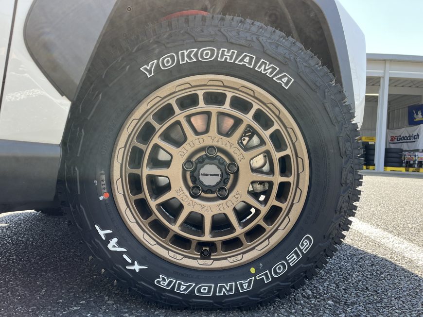 やっぱりRAV4オフパケには、オフロード感全開のホイールで決まり