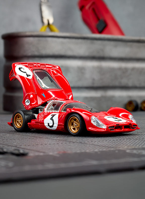 Hot Wheels Elite 64 1967 Ferrari 330 P4 | Mattel Creations UK