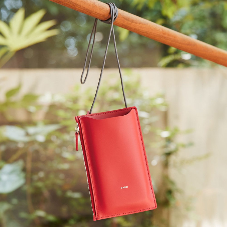 Calma Phone Shoulder Zip（カーマ フォンショルダー ジップ