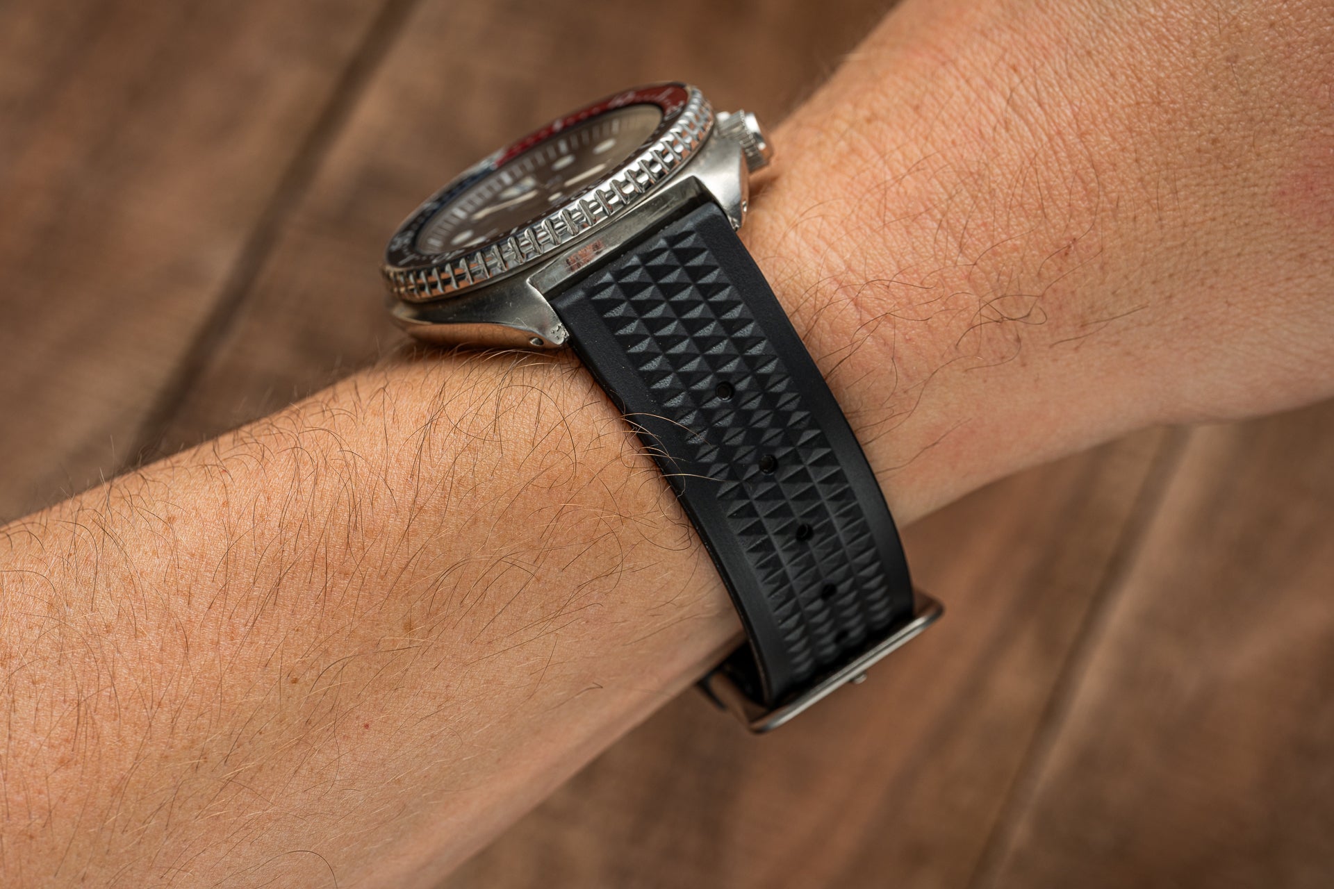 Black Rubber Waffle Strap (19/20/22mm) – Uncle Straps