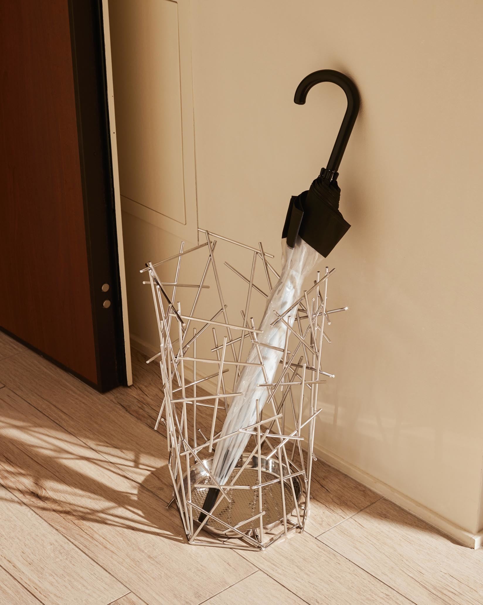 Blow up: Magazine holder by Fratelli Campana | Alessi