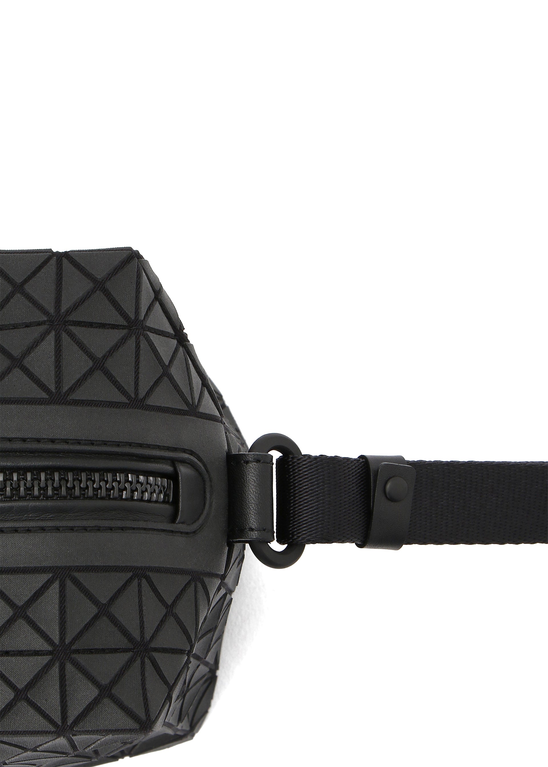 SADDLE BAG – ISSEY MIYAKE ONLINE STORE