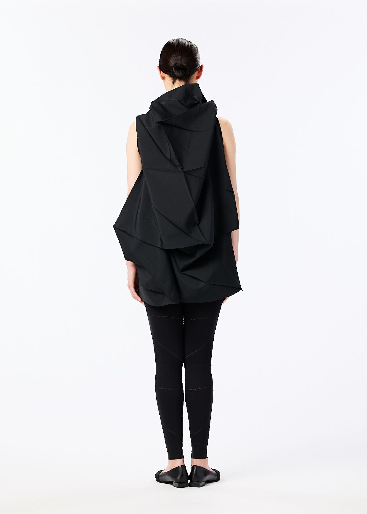 132 5. SOLID – ISSEY MIYAKE ONLINE STORE