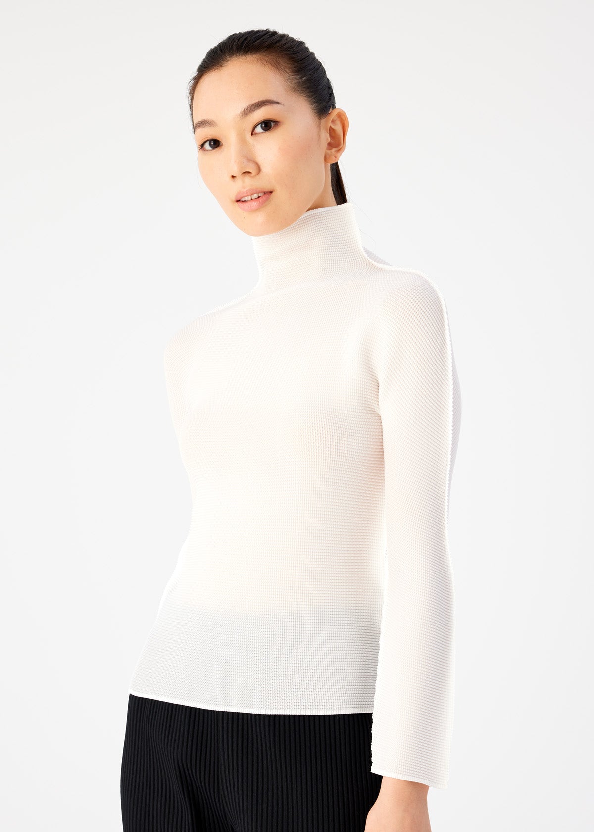 TOPS – ISSEY MIYAKE ONLINE STORE
