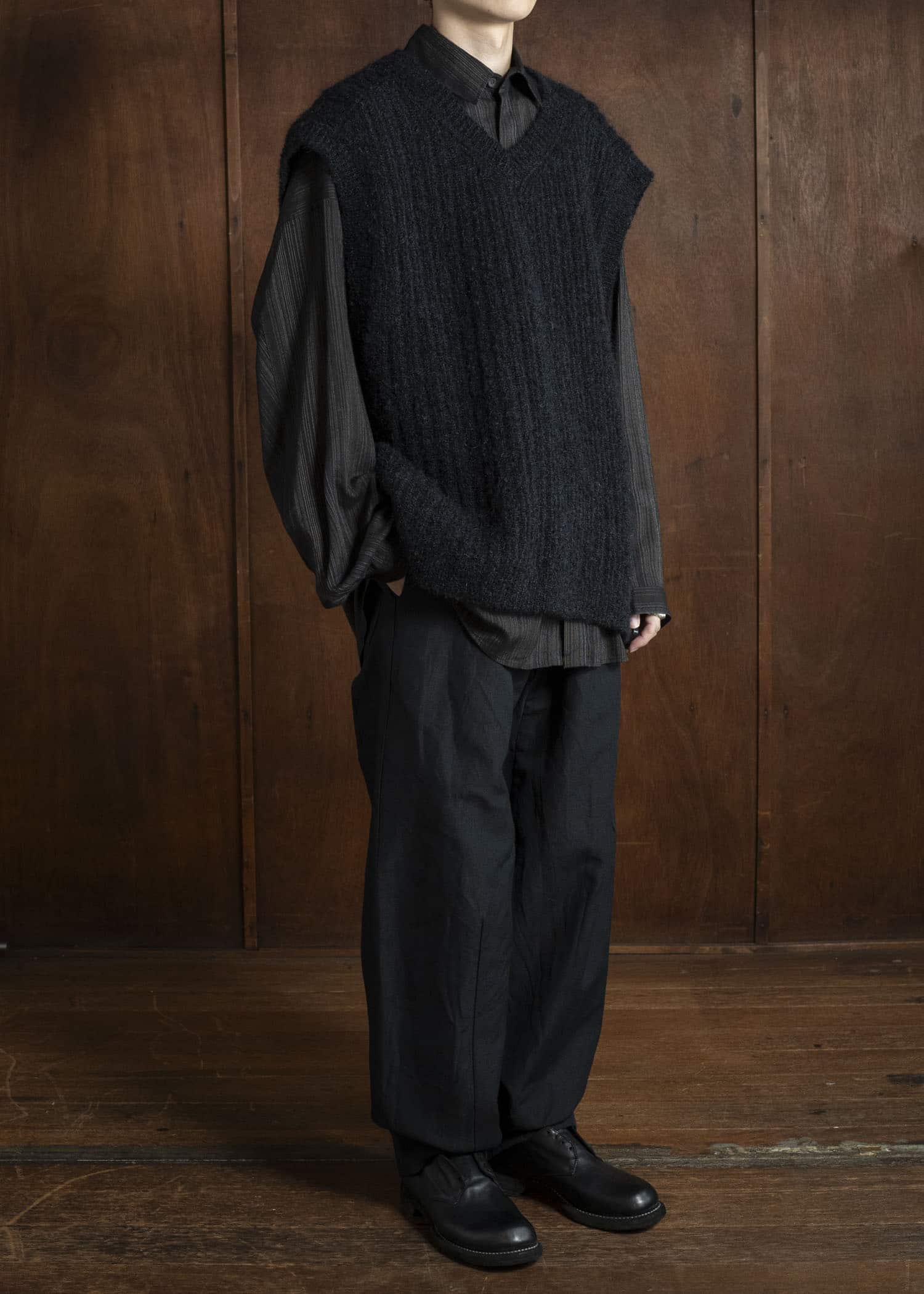 JAN-JAN VAN ESSCHE KNIT # 72 SLEEVELESS V-NECK Goat Mohair Black