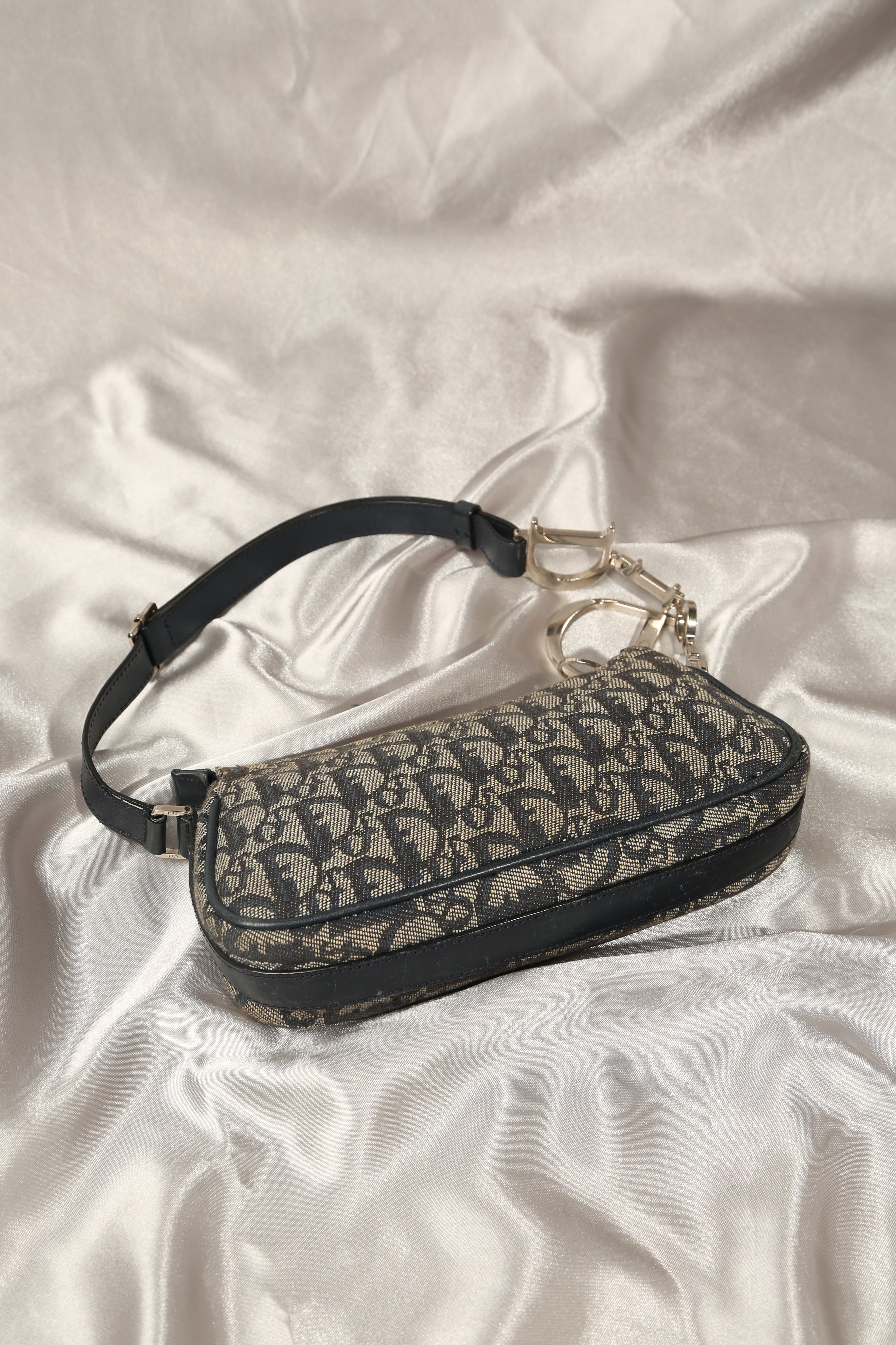 Rare CHRISTIAN DIOR Trotter Shoulder Pochette – Vintylux