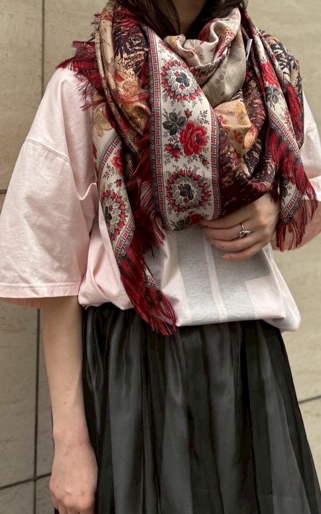 50代スカーフ】身に着けるアート。ヨーロッパのエスプリ漂う〈ピエール