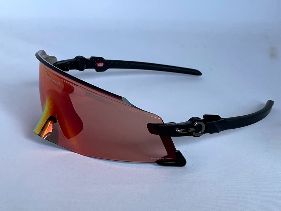 明るめのレンズをお探しの方にお勧めです OAKLEY KATO