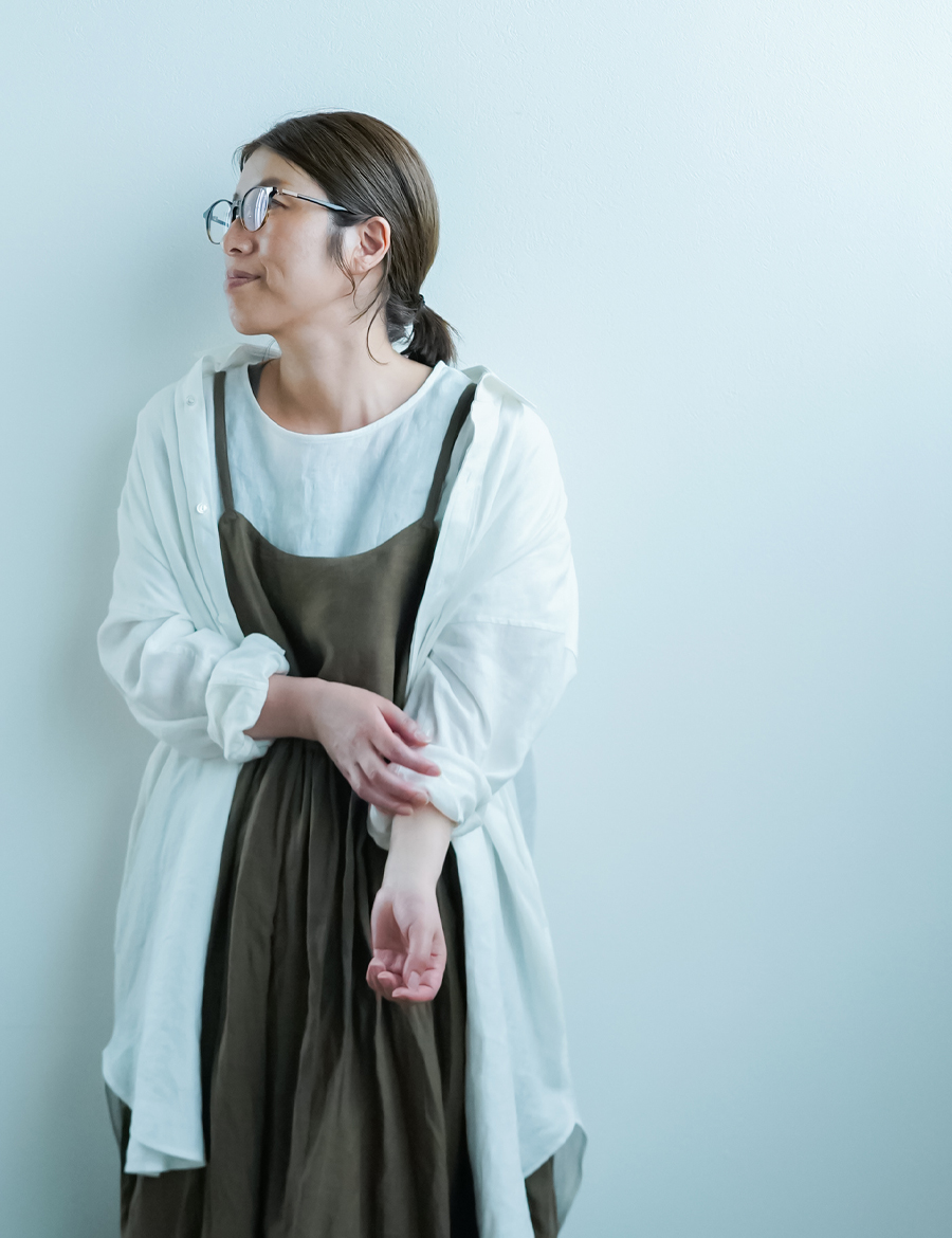 いずみごページ】linen真赤布バック＆フラックス生成りワンピース