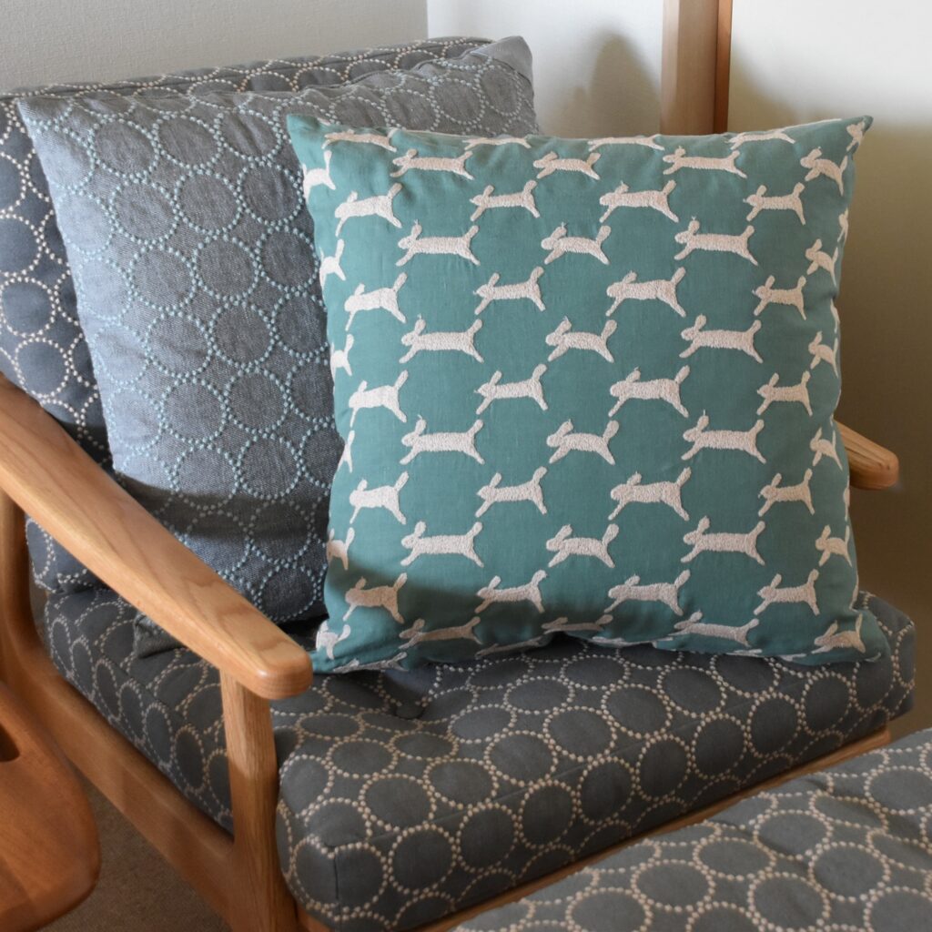 ミナペルホネン】既製品とハンドメイドのクッションカバーの違いといい