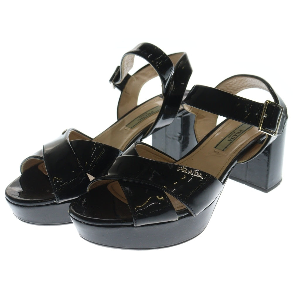 PRADA(プラダ) ロゴデザインプレート エナメル ストラップ ヒール
