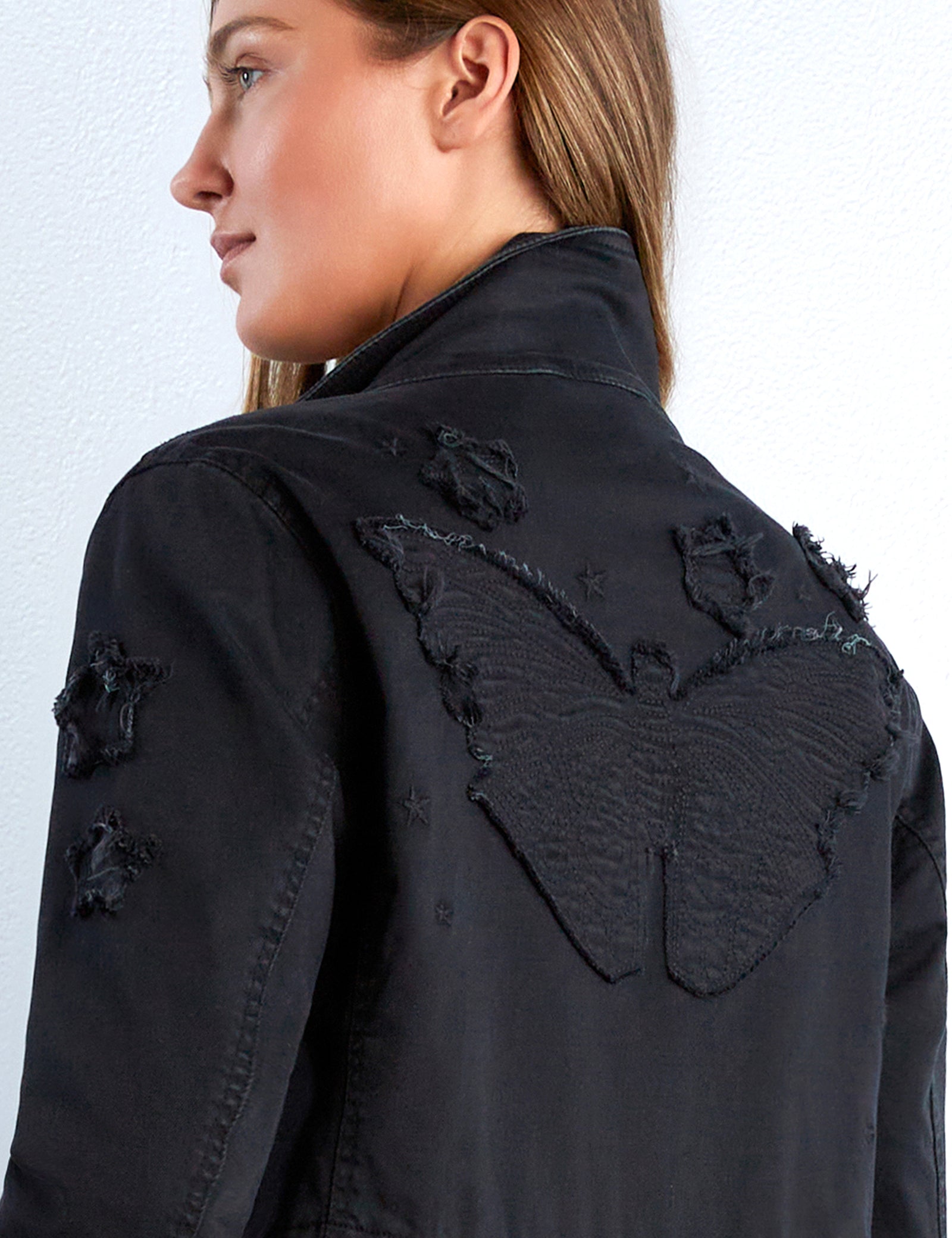 BT6830J_ALMOSTBLACK_95682_1600