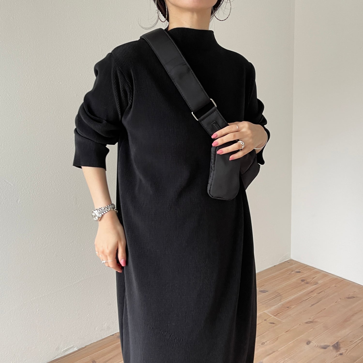 daily daily super stretch pleats one piece / black [FREE or LONG