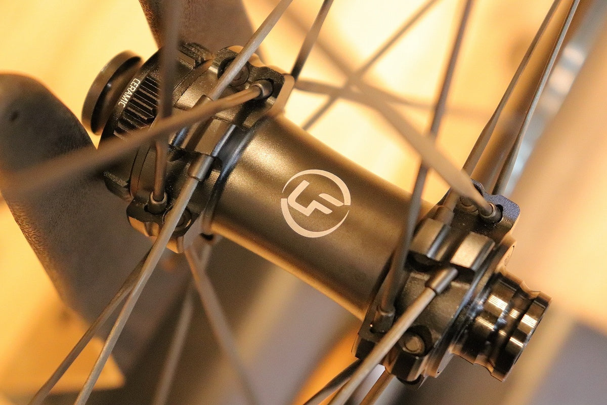 ライトファスト LIGHTFAST カーボン TLR フロントホイール ライト