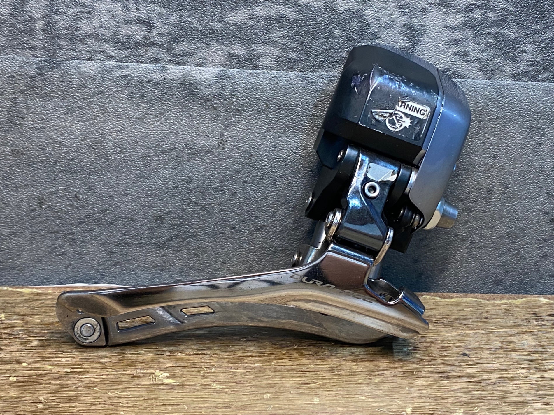 ☆SHIMANO シマノ FD-9070 DURA-ACE Di2 フロントディレイラー 直付け