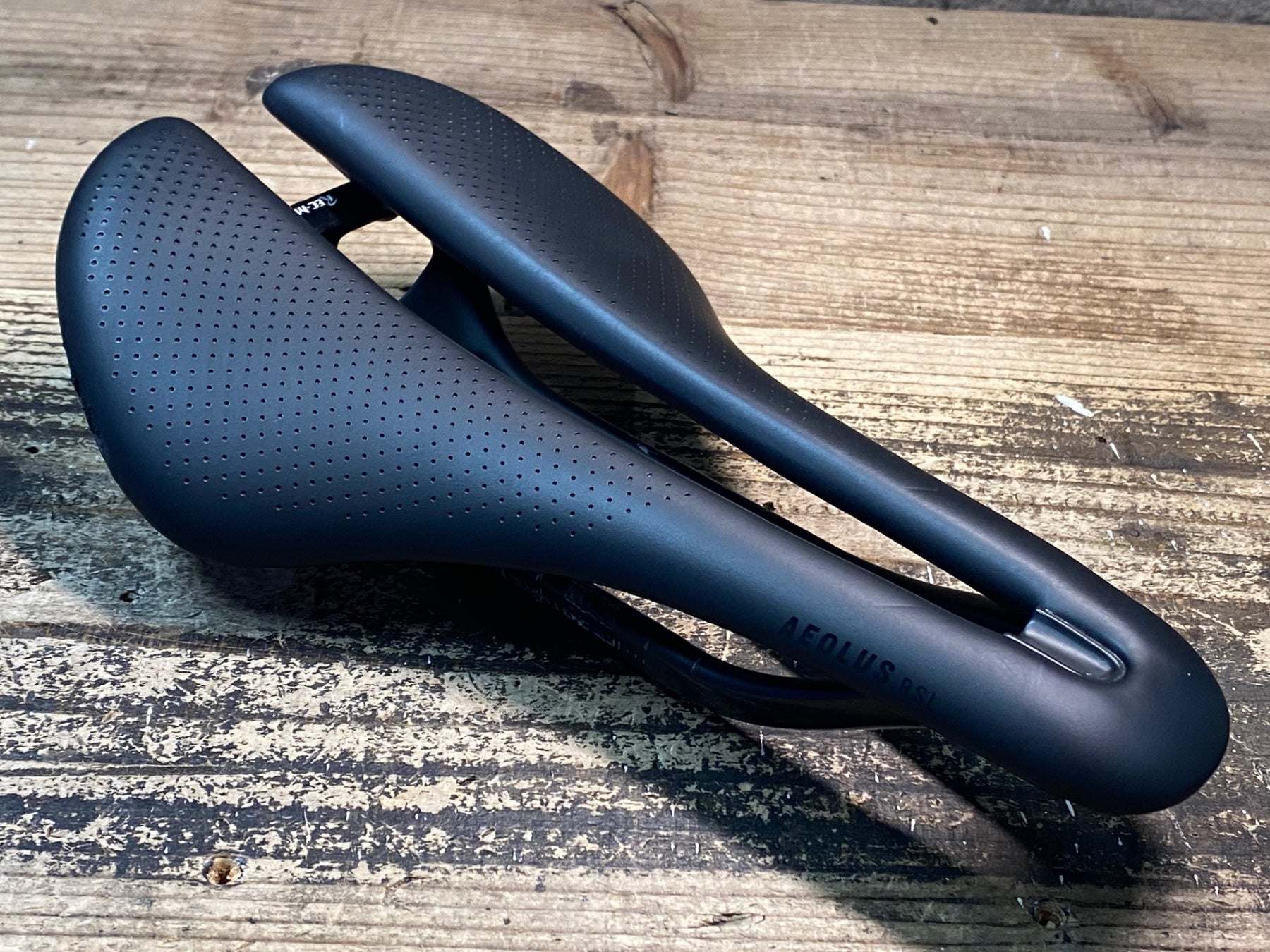 トレック ボントレガー AEOLUS PRO サドル 限定色ホワイト145mm