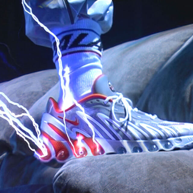 パレス スケートボードとナイキのチームアップ第2章。オレンジの稲妻