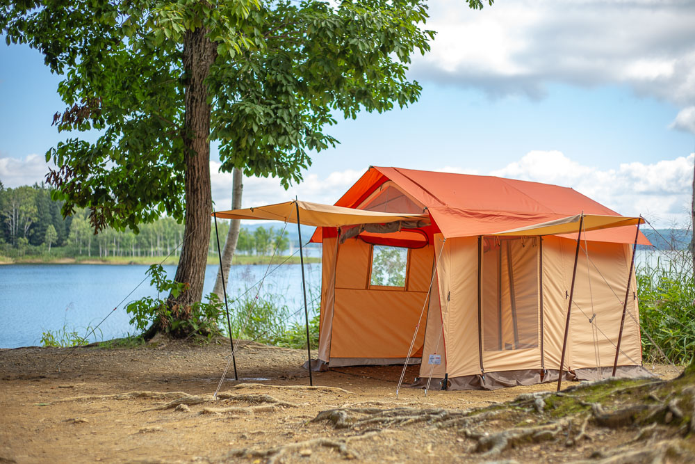 テンマクが放つ新発想の巨大ソロテントは、ガレージ風味なオトコの秘密