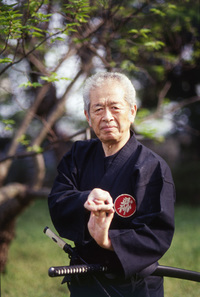 初見良昭 Hatsumi Masaaki – 武神館武道 | 達人・名人・秘伝の師範たち