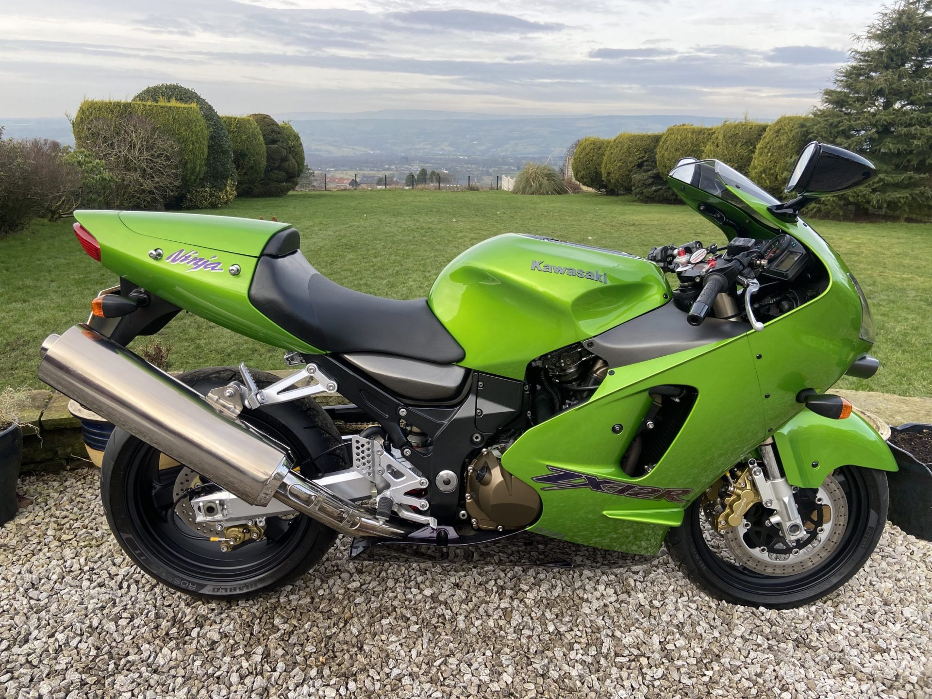01 - X KAWASAKI NINJA ZX12R A1 - TOTALLY STUNNING ORIGINAL