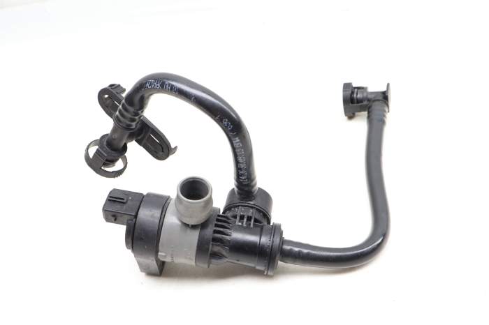 BMW Fuel Tank Valve / Breather Line 13907636155
