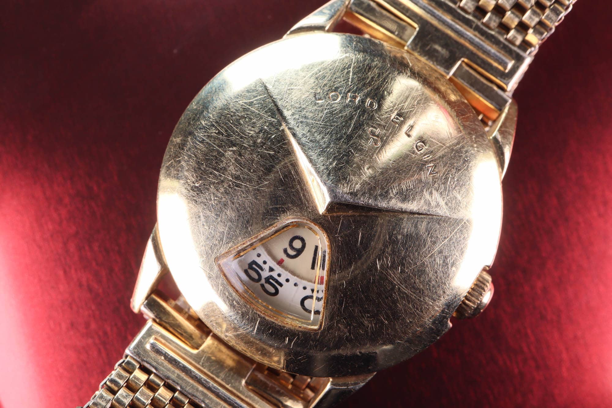 The Lord Elgin “Chevron” Direct Read 7775 Jump Hour: Mid-Century