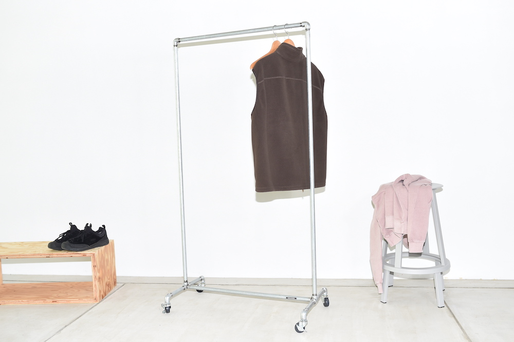 W standard - Hanger Rack