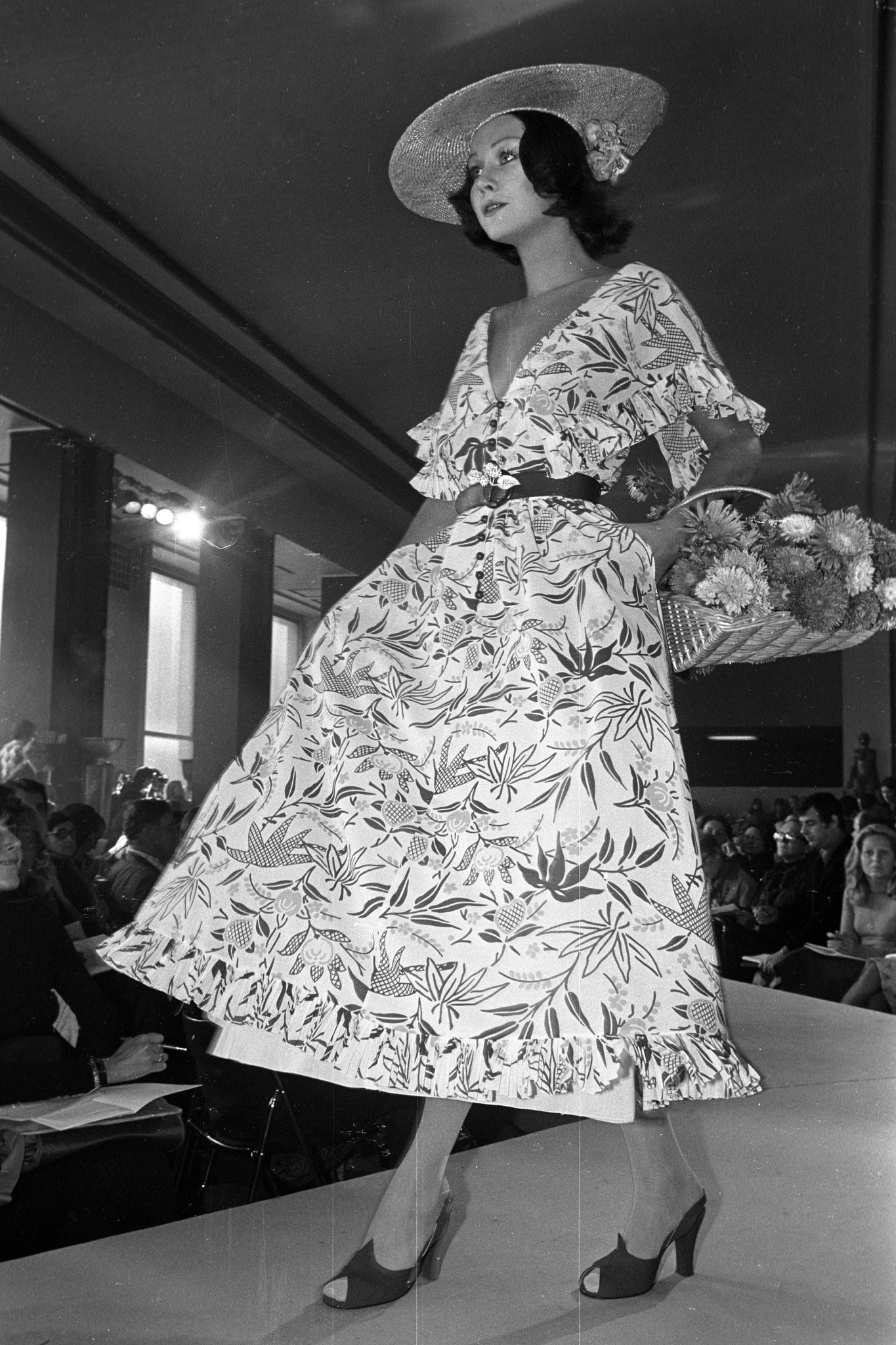 Karl Lagerfeld at Chloé: The Wonder of It [PHOTOS]
