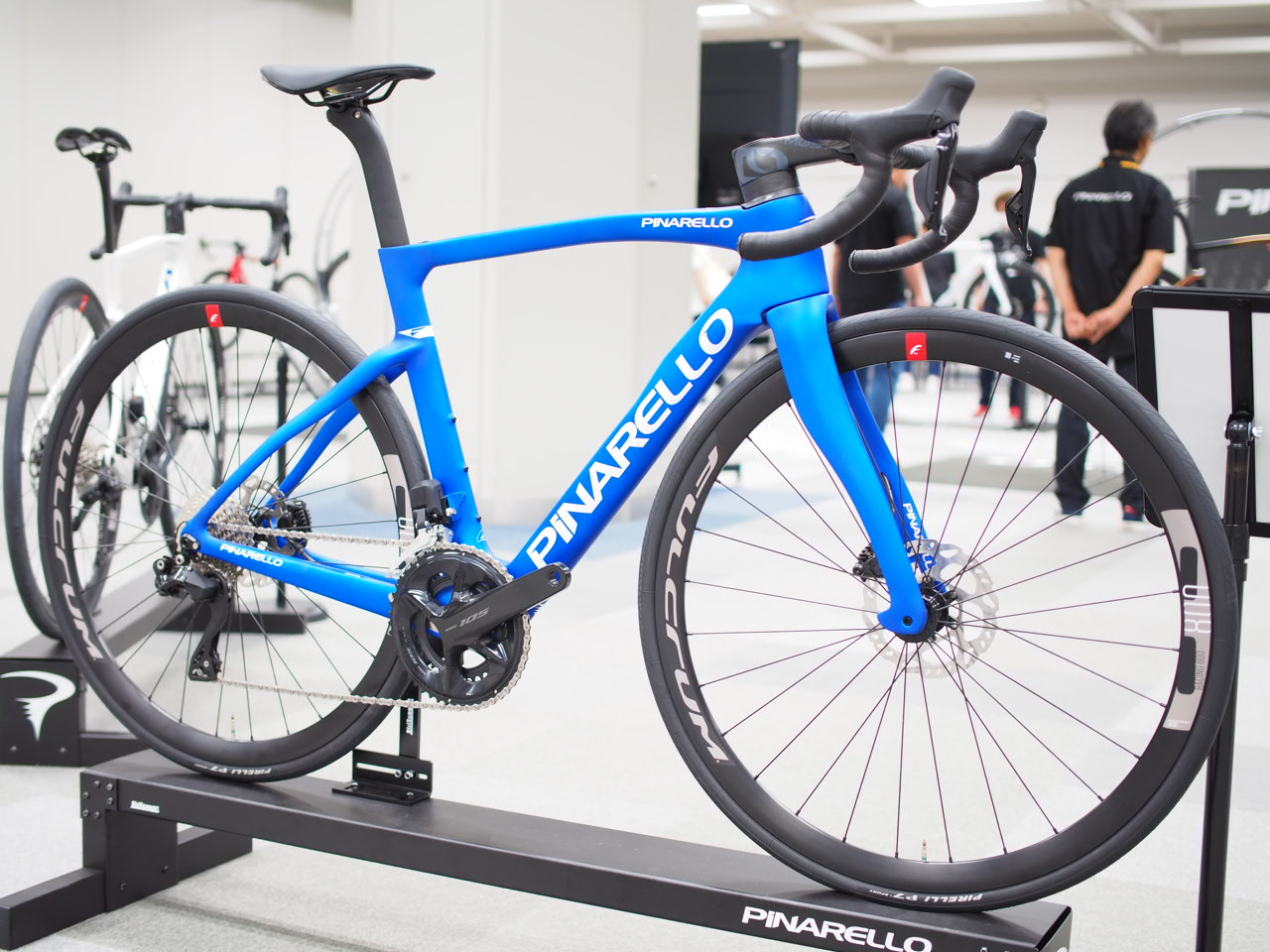 PINARELLO (ピナレロ) F5 DISK 105 Di2 完成車 2025 | サイクル