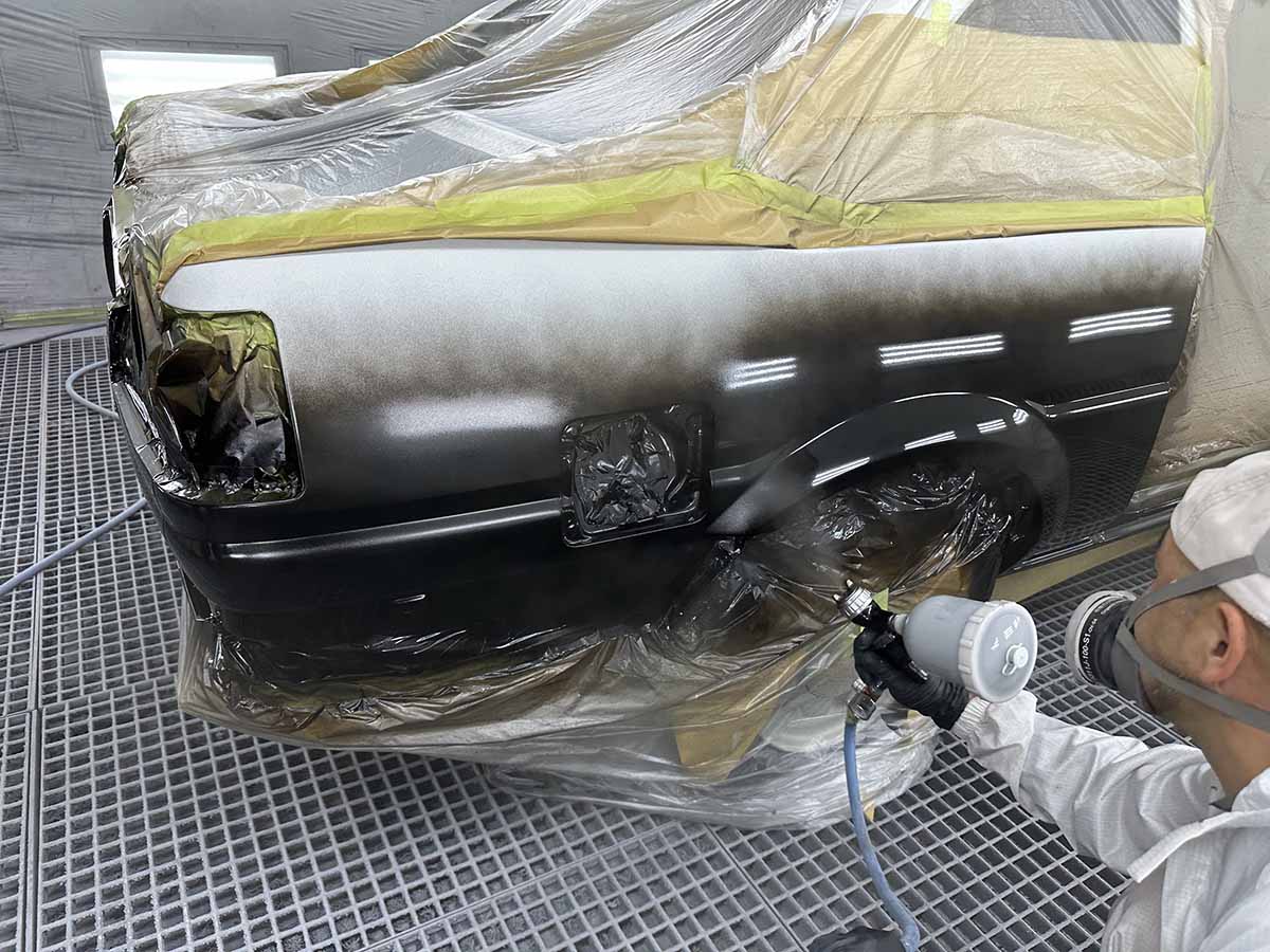 ボディのカラー塗装（ブラック塗装）｜AE86 1984 再生プロジェクト