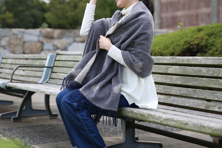 今年もKLIPPAN×mina perhonen ストール CHOUCHOが発売されます