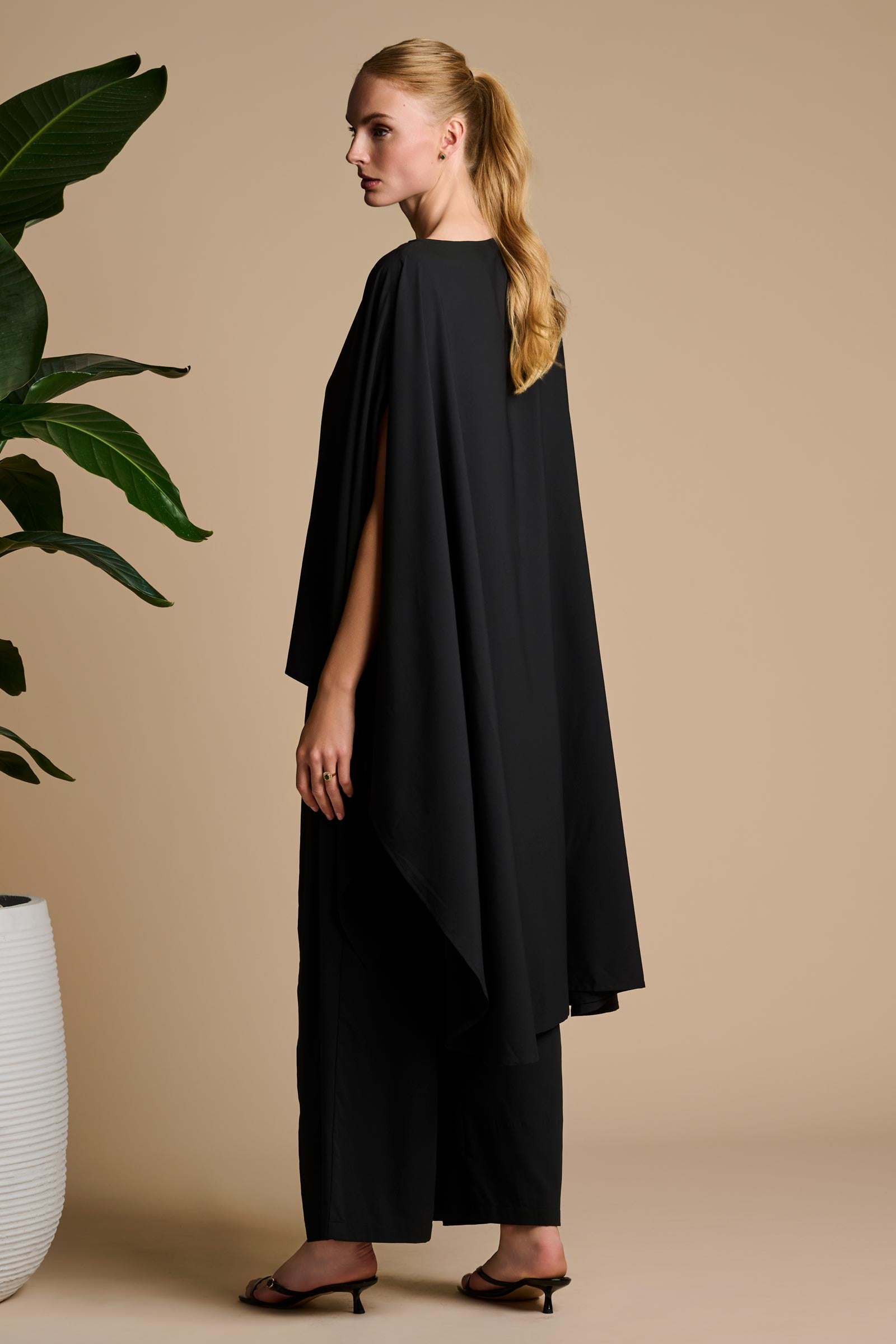 Hydra Sun Poncho | Black UPF 50+