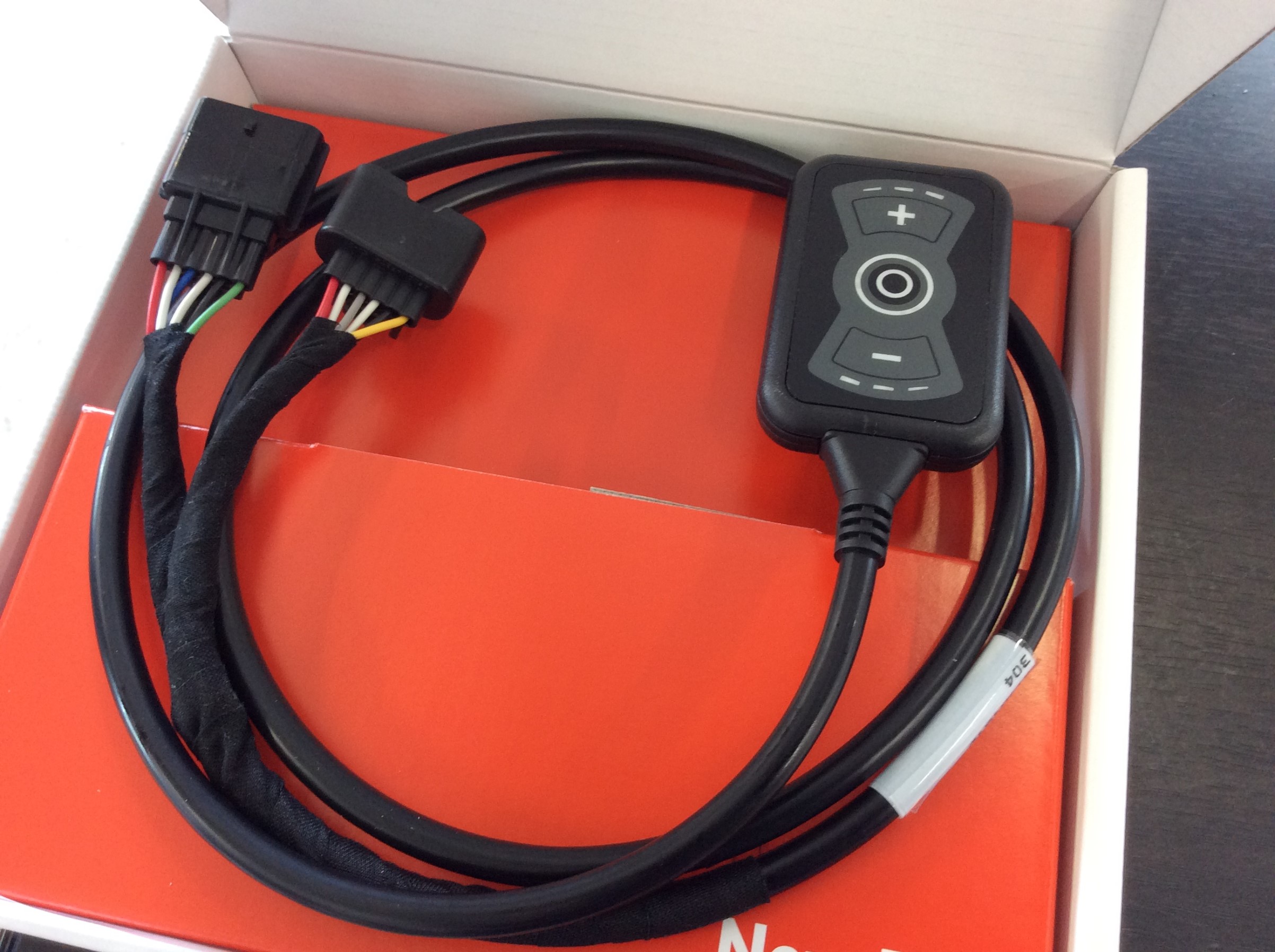 ホンダN-BOX JF3 スロットルコントローラー取り付け | ホンダ N-BOX