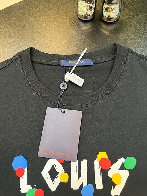 ルイヴィトン カラフルなドットフォーム文字プリント半袖Tシャツ 6,980