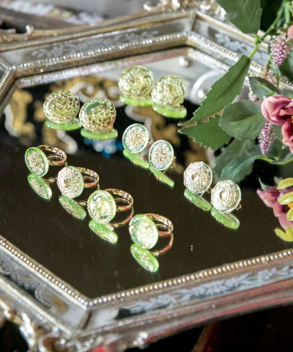 チェコウランガラスリング（M）(BUTTON): 『欧州航路』