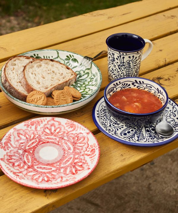 イタリアで購入 リンゴのイラスト 波型皿 4枚セット 新品 イタリアで