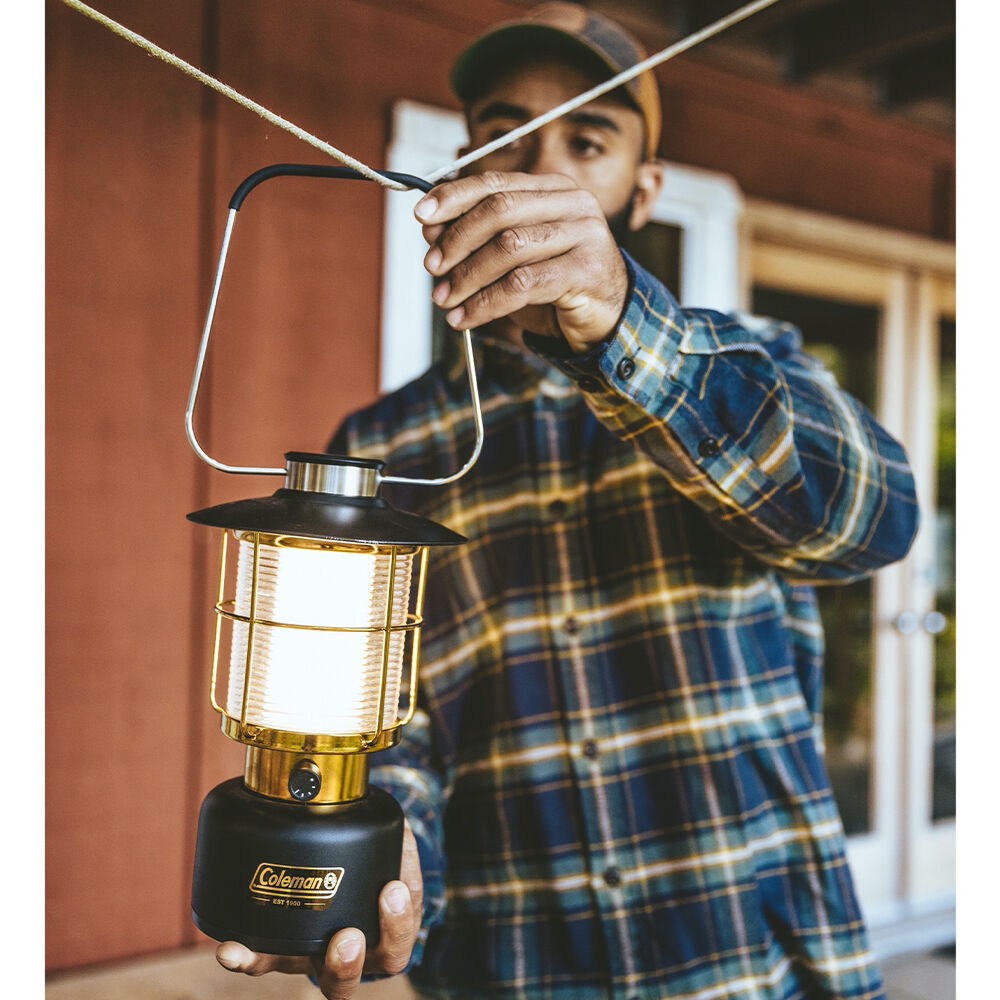 Coleman 1900 Collection 600-Lumen LED Lantern