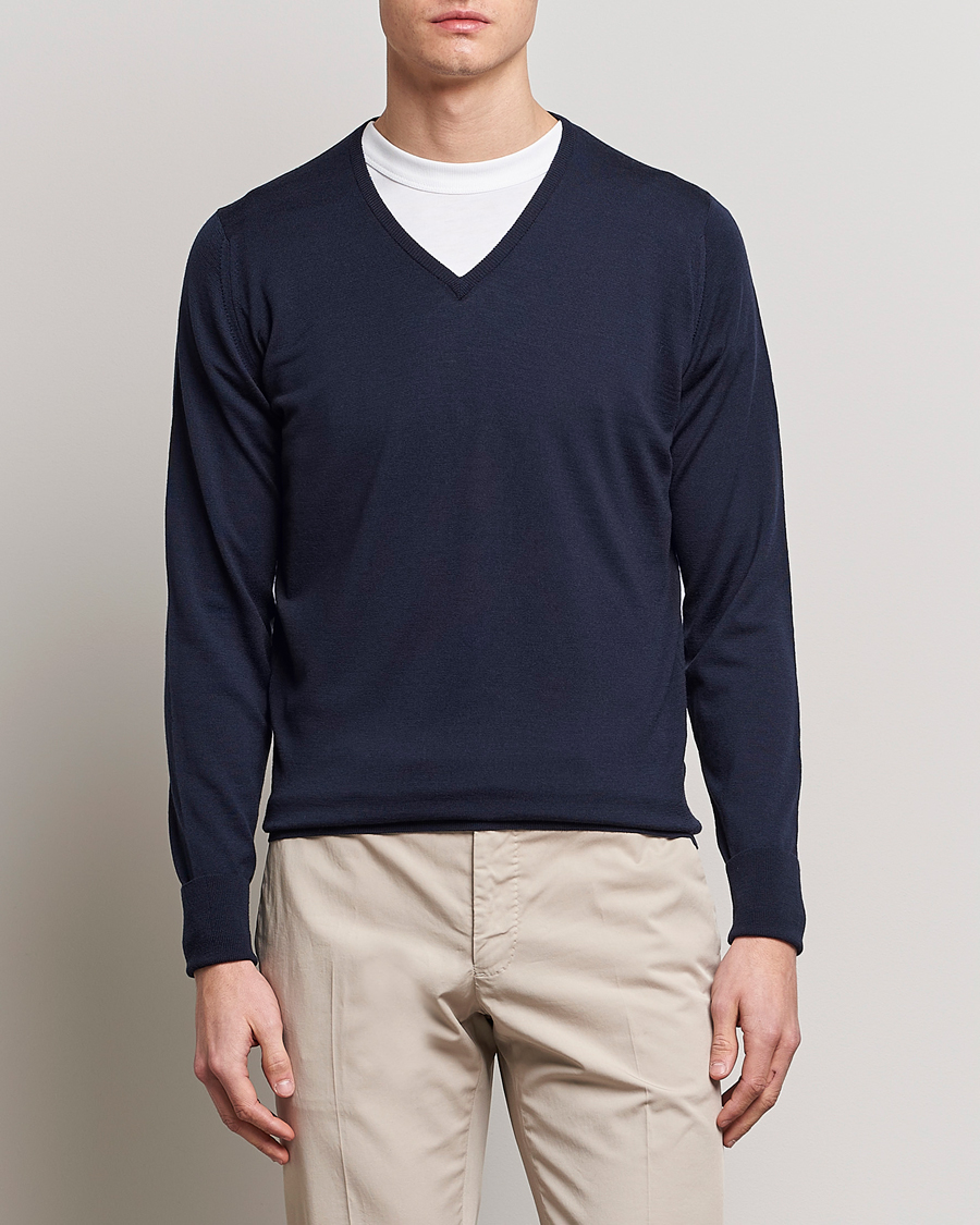 John Smedley Bobby Extra Fine Merino V-Neck Pullover Midnight at