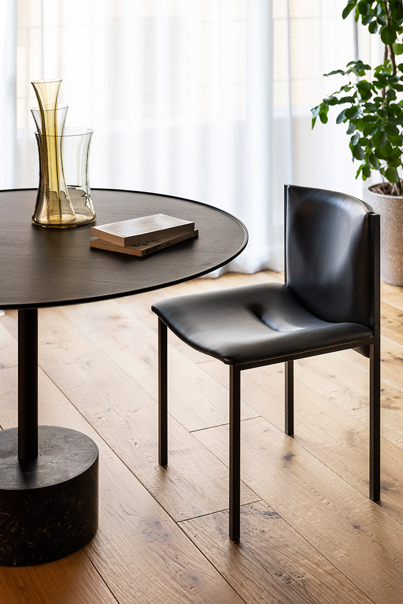 展示極美品】 cassina カッシーナ LINE アームチェア 2脚セット IXC