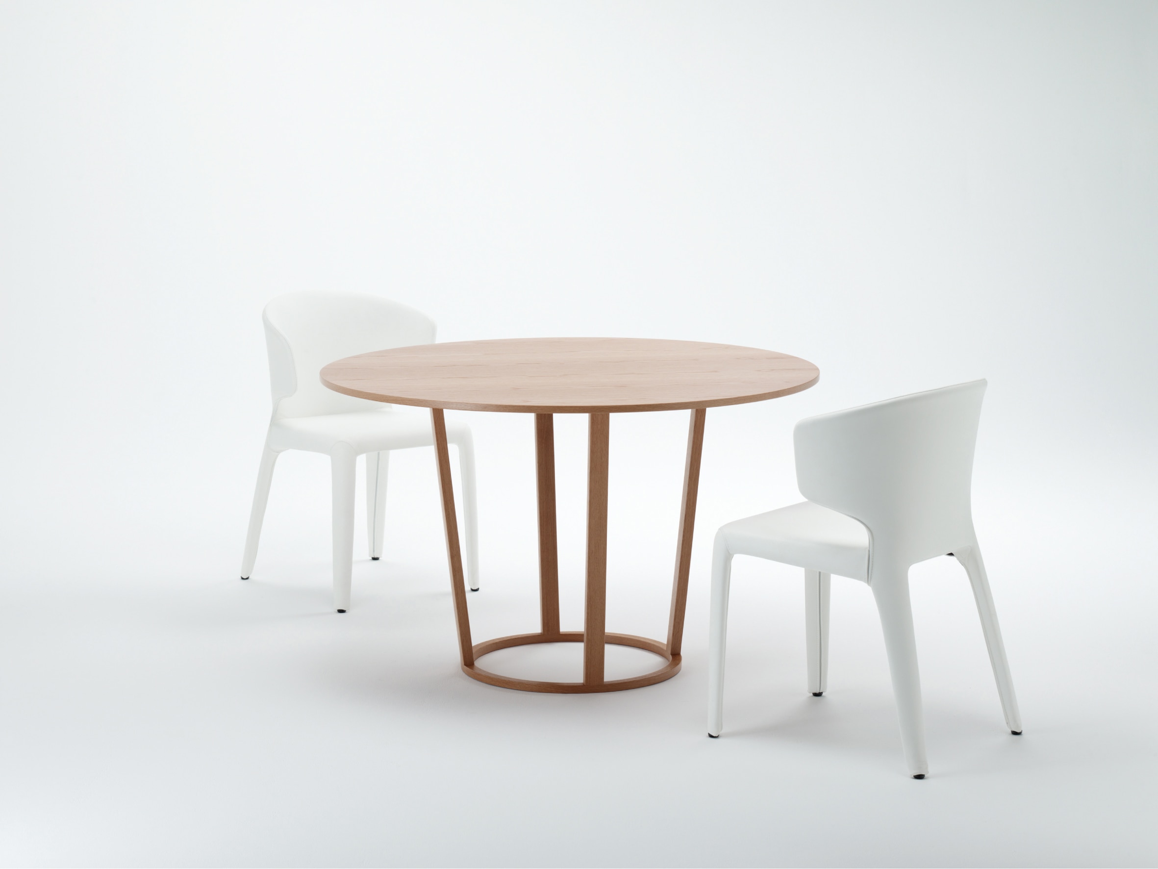 IXC(イクスシー）CENAチェーナ テーブル|カッシーナ・イクスシー 公式