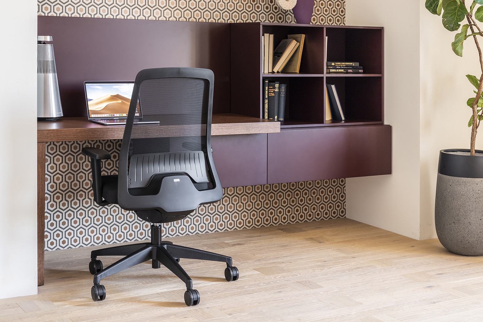 Interstuhl（インタースツール）| カッシーナ・イクスシー