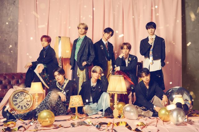 OWV＆OCTPATH、ライヴ〈TWO THRONE〉リバーシブルスカジャン販売決定