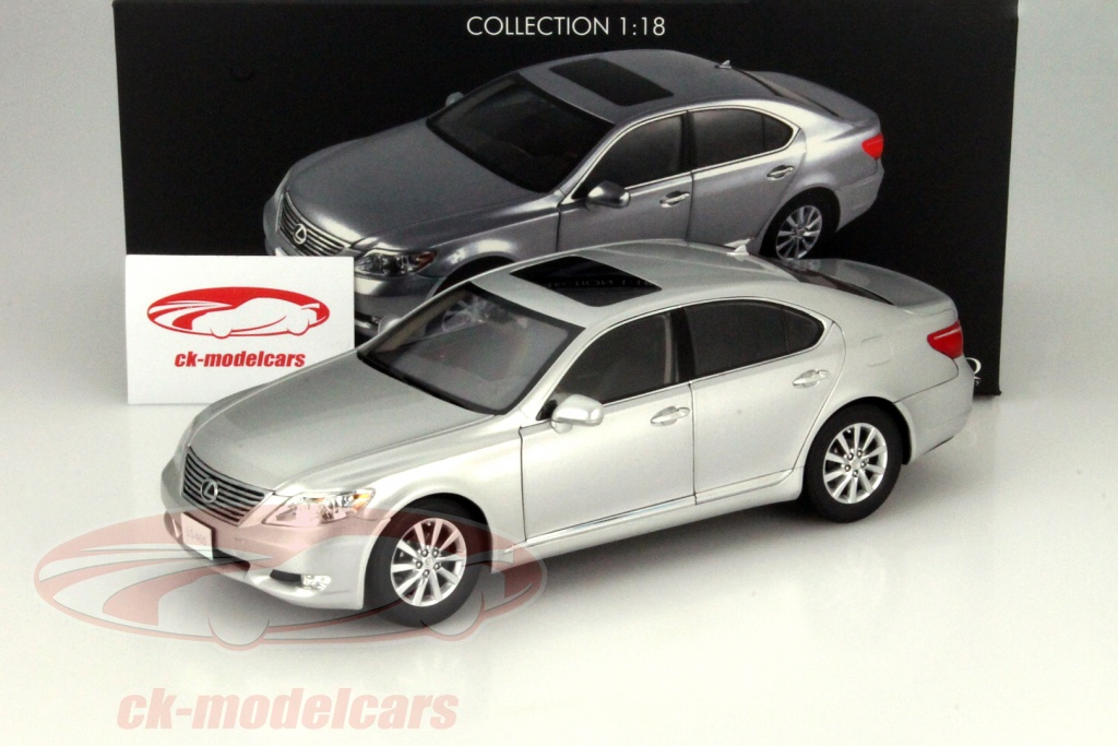 NOREV Lexus LS 460 1/18 ホワイト