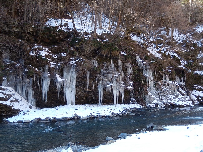 三十槌の氷柱（みそつちのつらら）令和5年 – 秩父観光協会